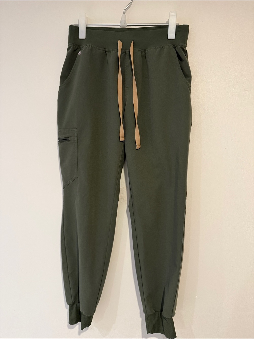 Figs Olive Green Jogger Scrub Pants - Size Small PO 5315